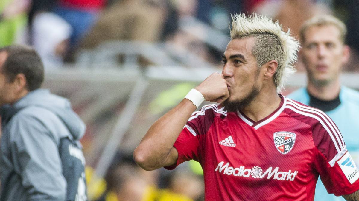 Dario Lezcano vom FC Ingolstadt 04 fällt nicht nur sportlich auf. Sein blonder Iro ist meilenweit zu erkennen