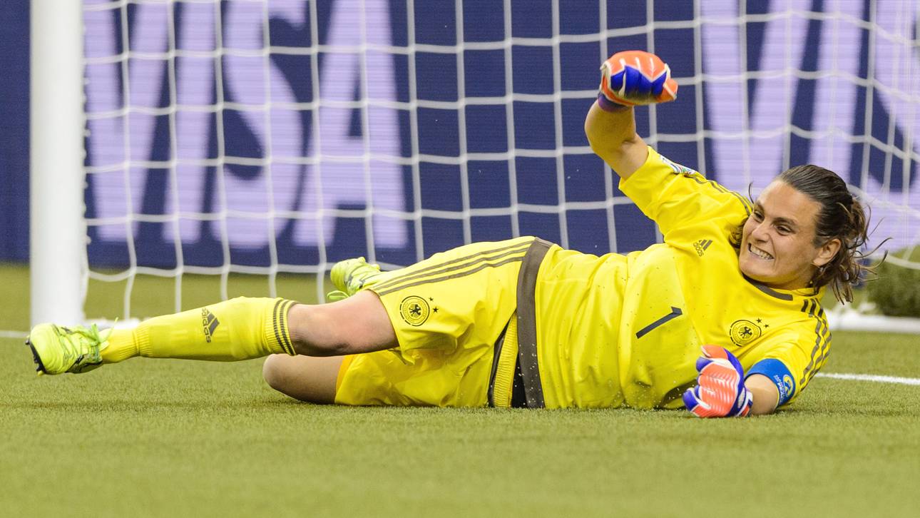 Germany v France: Quarter Final - FIFA Women's World Cup 2015