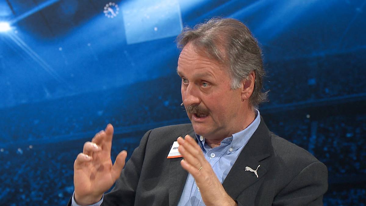 Die Personalie Hansi Flick ist großes Thema im Doppelpass. Peter Neururer übt Kritik am abwanderungswilligen Bayern-Coach.