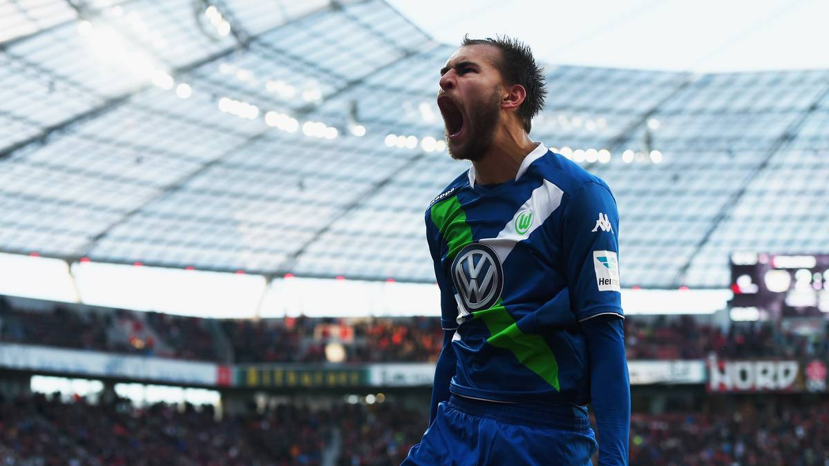 Doch das ist noch nicht das Ende vom Lied: Der überragende Dost macht nach einem Platzverweis für Leverkusens Bas Dost unmittelbar vor Toreschluss das 4:5 für die Wölfe!