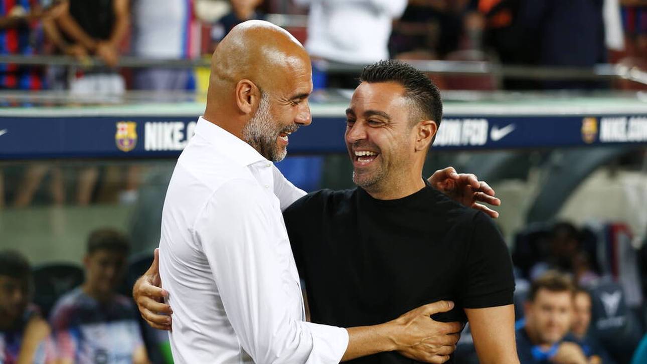 Guardiola und Xavi beim Freundschaftsspiel zwischen Barcelona und ManCity 2022