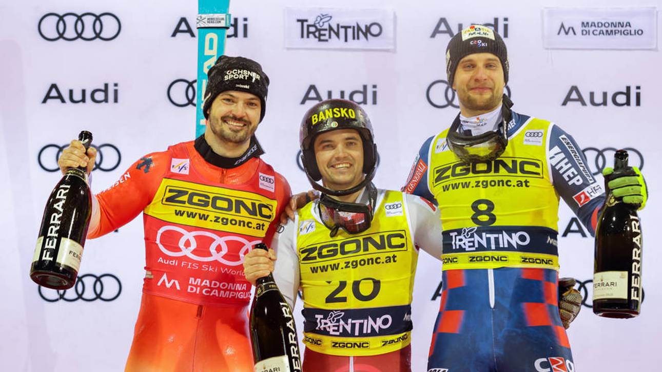 Der nur 1,64 Meter große Albert Popov zwischen Loic Meillard (l.) und  Samuel Kolega