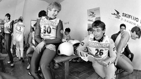 Jens Weißflog (l.) und Ernst Vettori bei der Skiflug-WM 1986 am Kulm