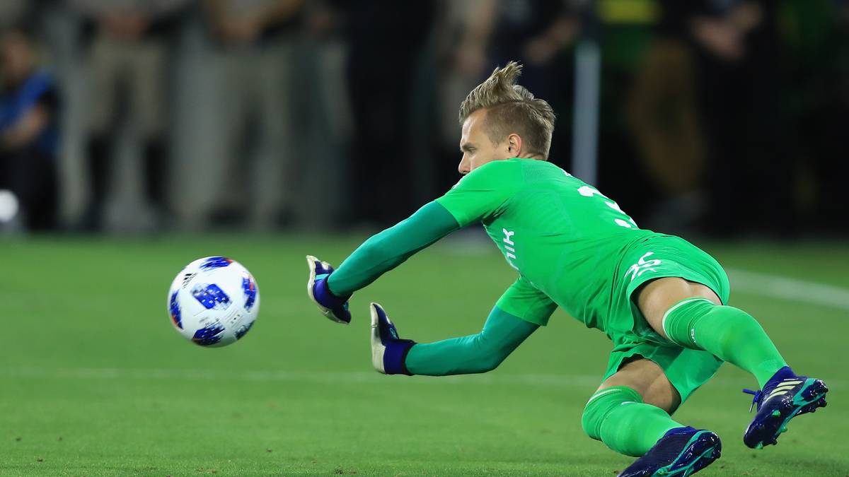 Wie Burnic zog es auch Torhüter DOMINIK REIMANN in Liga 2. Ablösefrei wechselte er zu Beginn der Saison zu Holstein Kiel, konnte sich dort bislang aber nicht durchsetzen