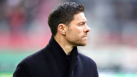 Xabi Alonso ist mit Leverkusen Tabellenführer