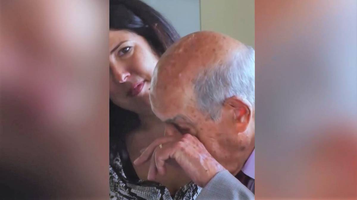 Herzzerreißend! Lieblingsklub rührt 96-Jährigen zu Tränen