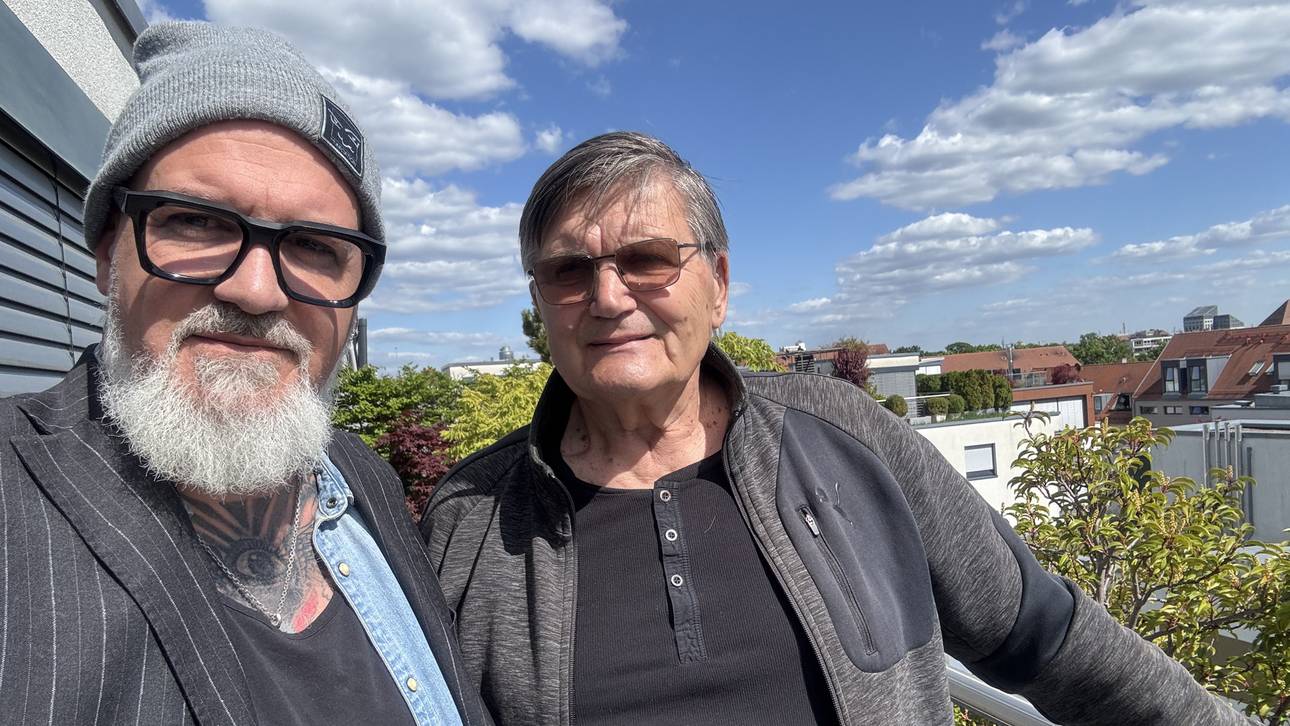 Hans Meyer (r.) mit SPORT1-Reporter Reinhard Franke