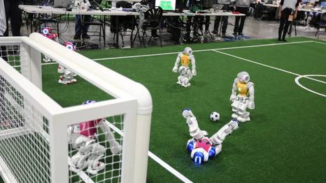 RoboCup-Weltmeisterschaft: Uni Bonn gewinnt WM der Fußball-Roboter