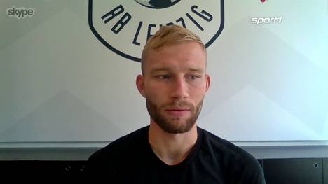 Konrad Laimer von RB Leipzig spricht exklusiv im STAHLWERK DOPPELPASS über den Saisonstart seiner Mannschaft und das Interesse des FC Bayern an seiner Person.