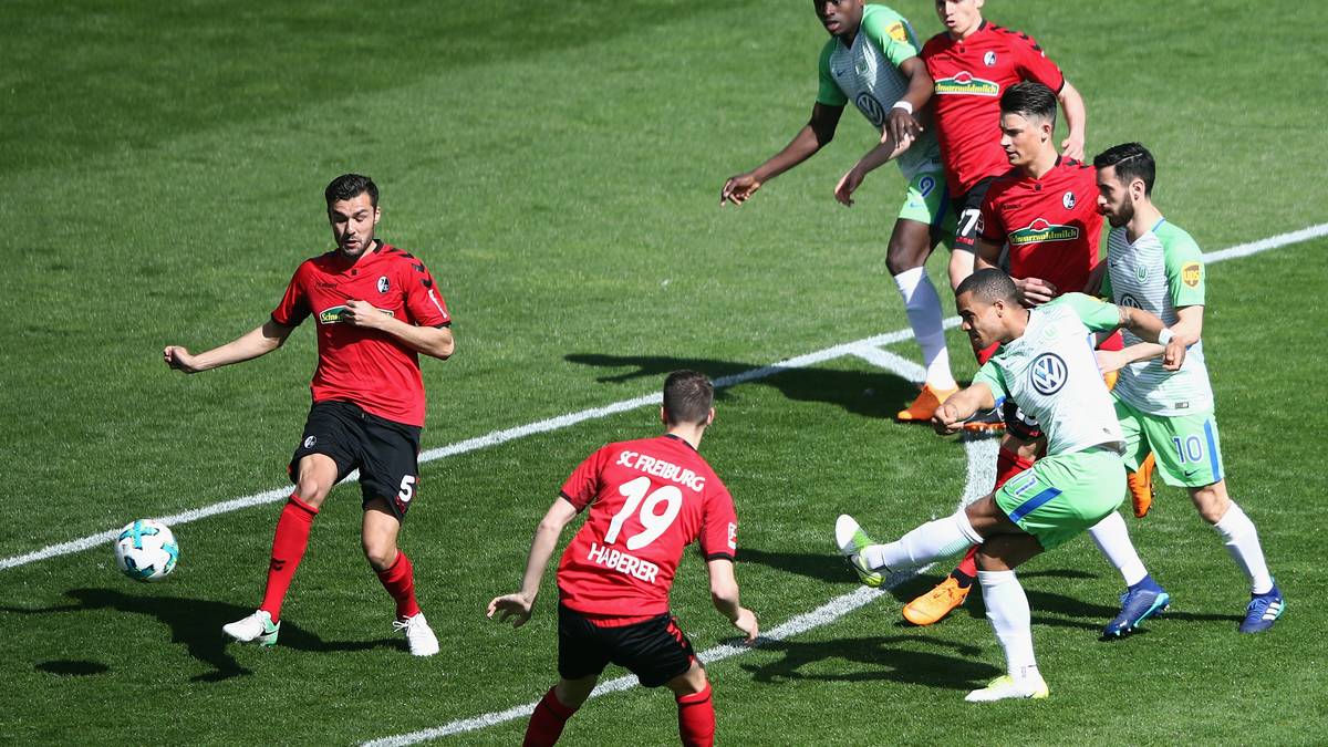 Wolfsburg erwischt den besseren Start: Daniel Didavi lässt es mit einem satten Distanzschuss klingeln