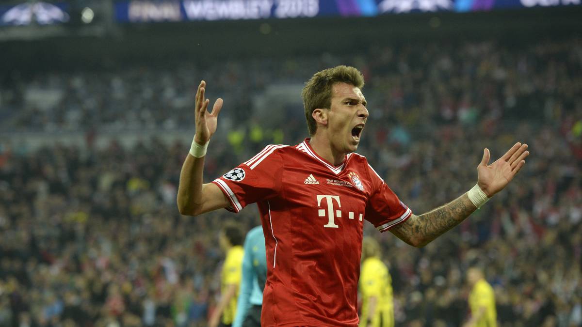 2013 - MARIO MANDZUKIC (Angriff): Hätte Heynckes Mandzo nicht in der Bundesliga immer wieder geschont, damit er in den wichtigen Spielen der Königsklasse topfit ist, wäre der Kroate wohl Torschützenkönig geworden. Trotzdem steuerte Mandzukic starke 26 Scorer-Punkte zum Triple bei
