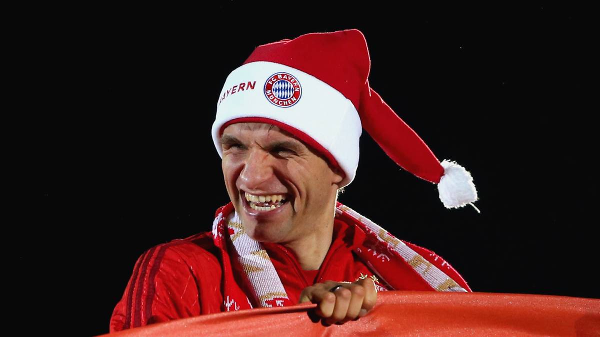 THOMAS MÜLLER (26): Weniger gut sieht es aus englischer Sicht beim Stürmer des FC Bayern aus. Manchester United war im Sommer bereit, 100 Millionen Euro für ihn auszugeben und scheiterte krachend mit diesem Angebot. Auch in diesem Fall wird der Premier-League-Verein aber nicht lockerlassen