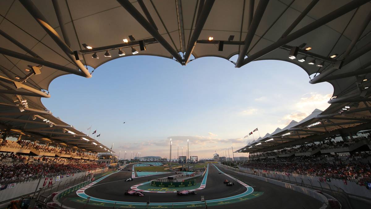 ABU DHABI/VEREINIGTE ARABISCHE EMIRATE (Yas Marina Circuit), 29. November, 14:10 Uhr: Das Saisonfinale findet wie in den letzten Jahren in den Emiraten statt, insgesamt fährt die Formel 1 seit 2009 in der Wüste
