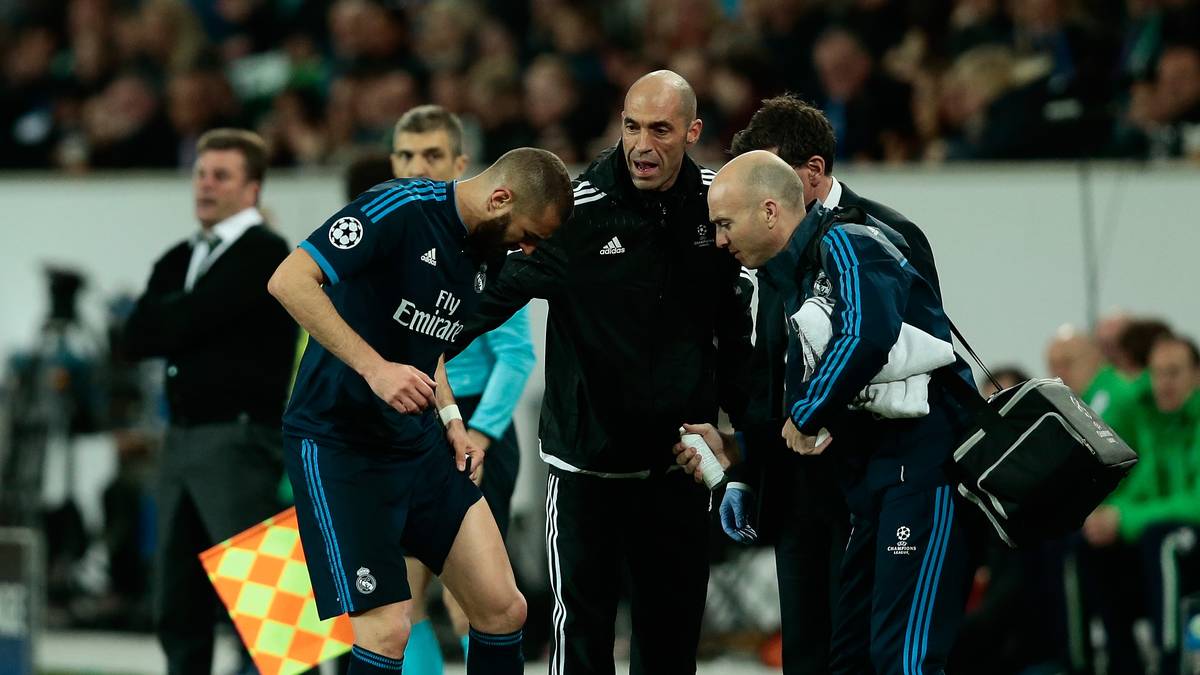 Benzema schlägt sich außerdem mit einer Verletzung herum, wegen der er kurz vor der Pause ausgewechselt werden muss