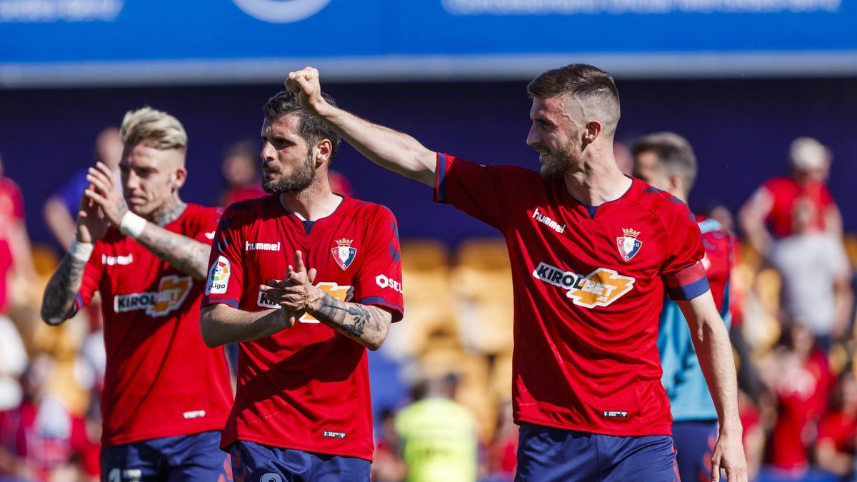 In der zweiten spanischen Liga hat sich Spitzenreiter CA Osasuna die Rückkehr in La Liga gesichert, den zweiten direkten Aufstiegsplatz belegt aktuell der FC Granada. Dahinter bahnt sich ein spannendes Finish um die vier Plätze für die Playoffs um den dritten Aufstiegsplatz an