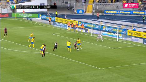 Viktoria Berlin hat sich beim Gastspiel bei Eintracht Braunschweig in einen Rausch gespielt: Der Aufsteiger erwischte zahnlose Braunschweiger Löwen eiskalt und fertigte diese mit 4:0 ab.