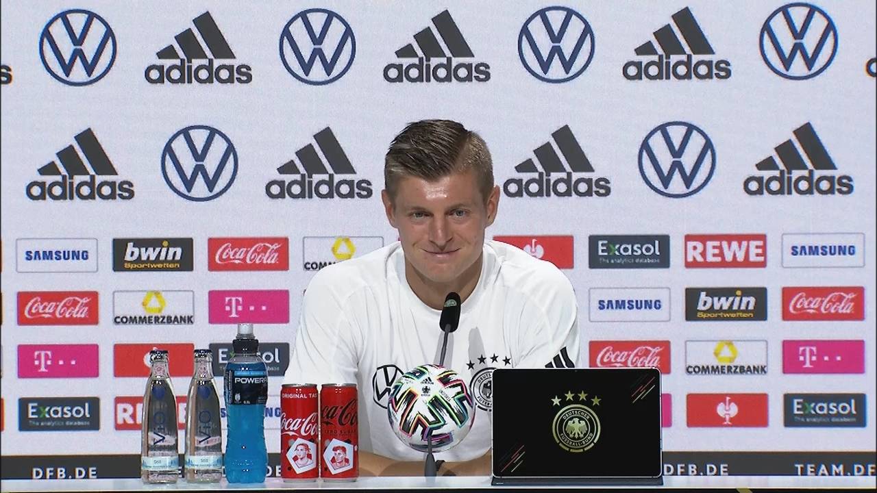 DFB-Team: Das fragte Toni Kroos Kanzlerin Angela Merkel