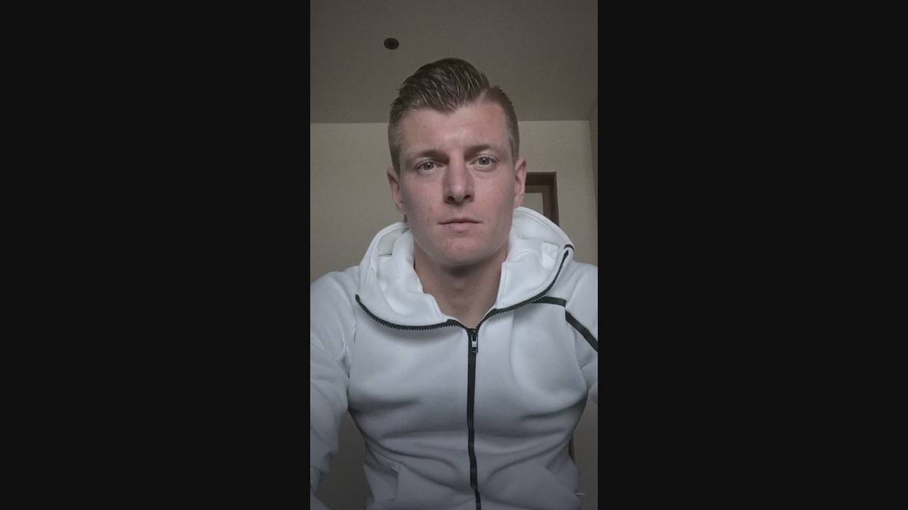 Toni Kroos und andere Profifußballer positionieren sich gegen Cybermobbing