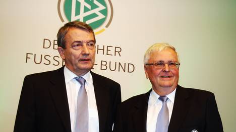 Gegen Wolfgang Niersbach (links) und Theo Zwanziger wird weiter ermittelt 