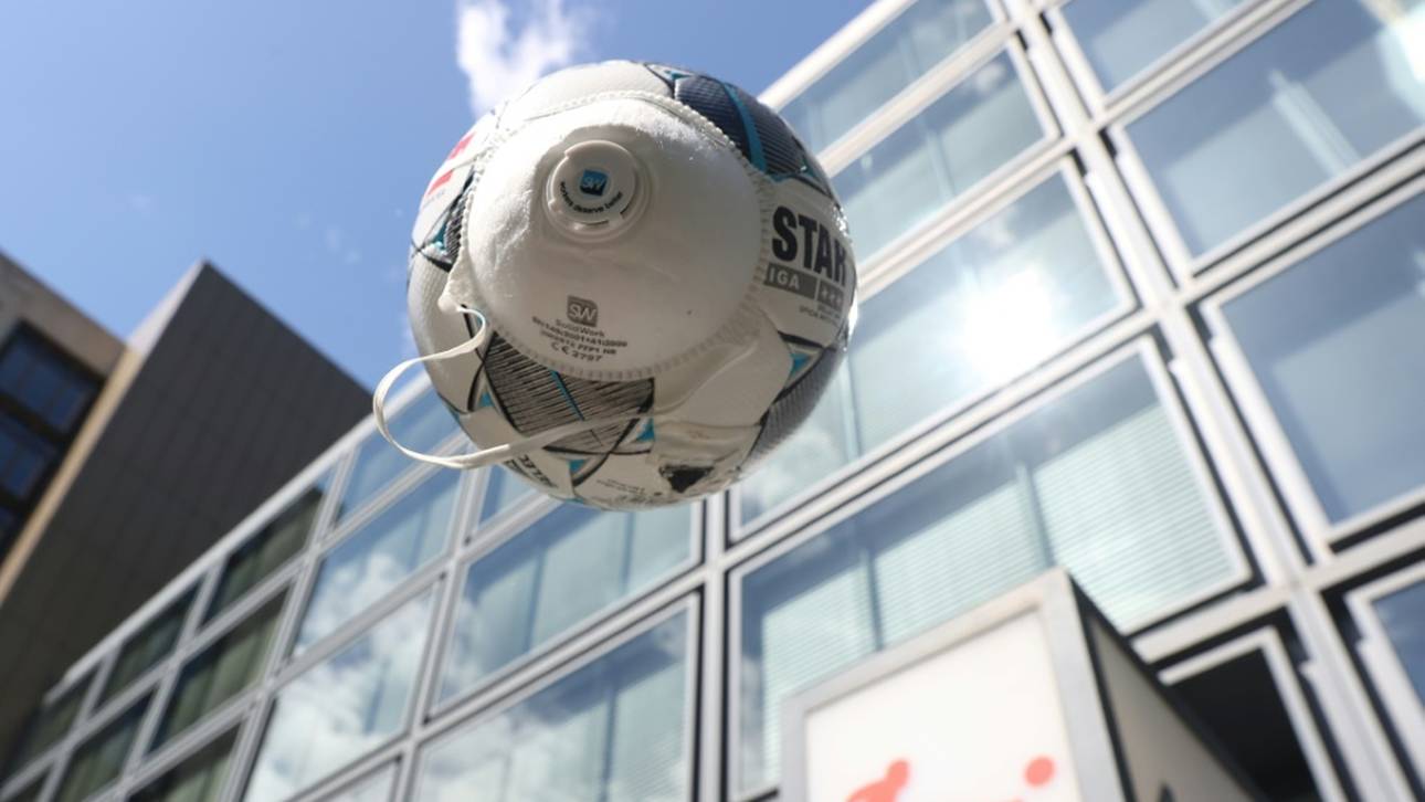 50+1: Profifußball spielt auf Zeit