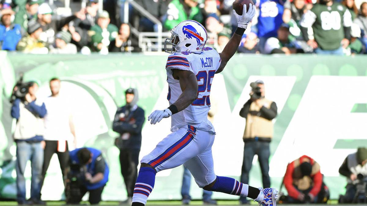 Dafür kam mit LeSean McCoy (bei Buffalo Bills entlassen) ein anderer großer Name. Zweifel daran, wie viel "Shady" noch im Tank hat, sind erlaubt (letzte Saison nur 3 Touchdowns), aber mit dem Running-Back-Trio sind die Chiefs insgesamt stark aufgestellt