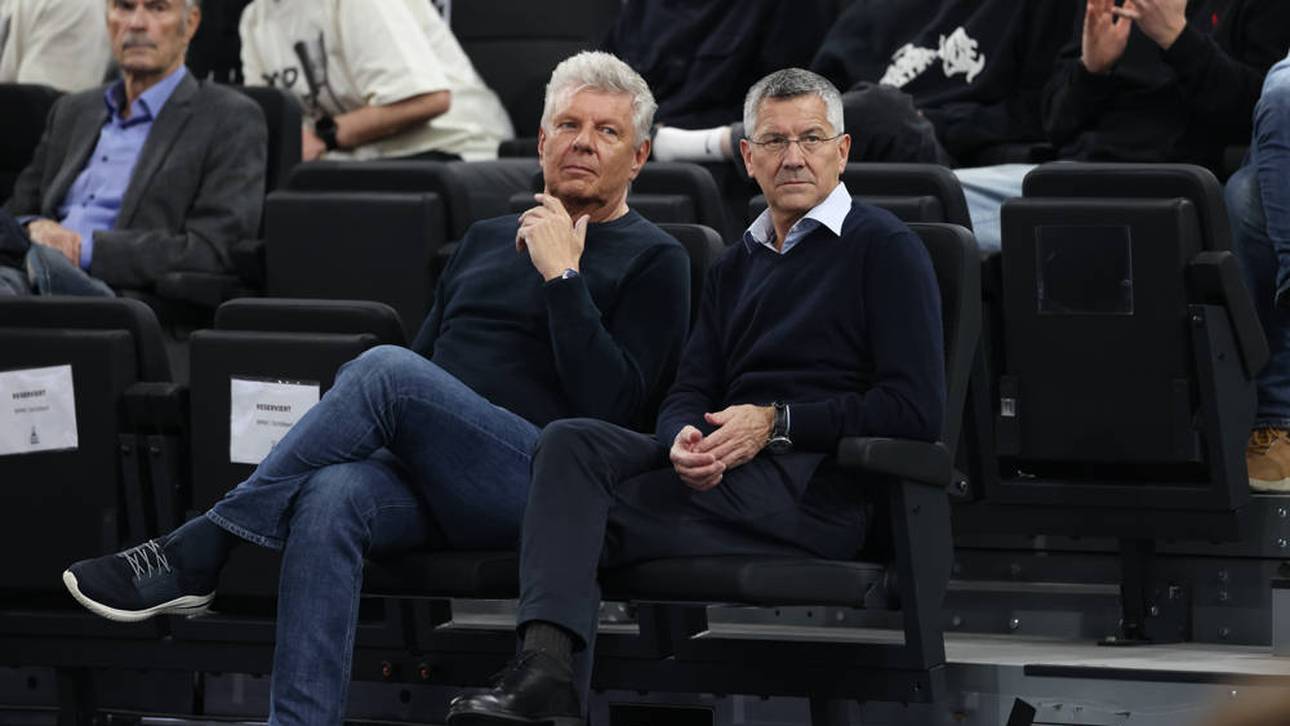 Dieter Reiter (l.) an der Seite von FCB-Präsident Herbert Hainer 