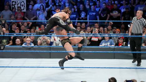 Randy Orton (u.) kämpfte mit AJ Styles um das Titelmatch bei WrestleMania 33