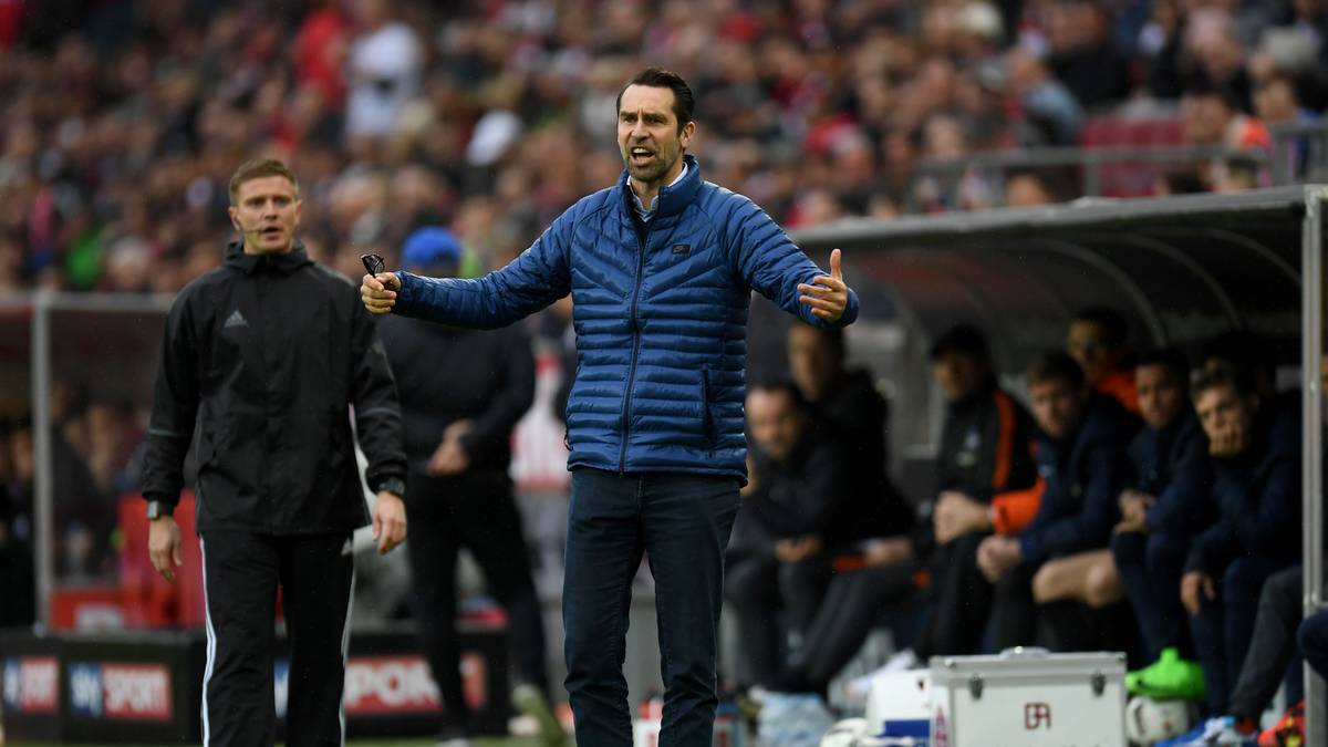 Hertha BSC: Michael Preetz. Geschäftsführer Sport. Seit Juni 2009, Vertrag bis 2019. Auch zwei Abstiege mit den Berlinern kosteten den einstigen Stürmer nicht den Job, Präsident Werner Gegenbauer setzt voll auf ihn. Preetz sitzt fest im Sattel und verantwortet den sportlichen Bereich seit Jahren alleine