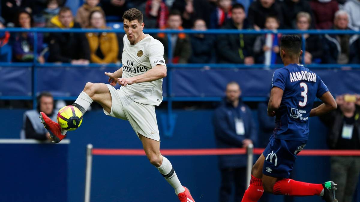 THOMAS MEUNIER: Arsenal-Coach Emery ist der Rechtsverteidiger noch bestens aus gemeinsamen PSG-Zeiten bekannt. Da er seinen 2020 auslaufenden Vertrag nicht vorzeitig verlängern will, liebäugelt Paris mit einem Verkauf des 27-Jährigen diesen Sommer