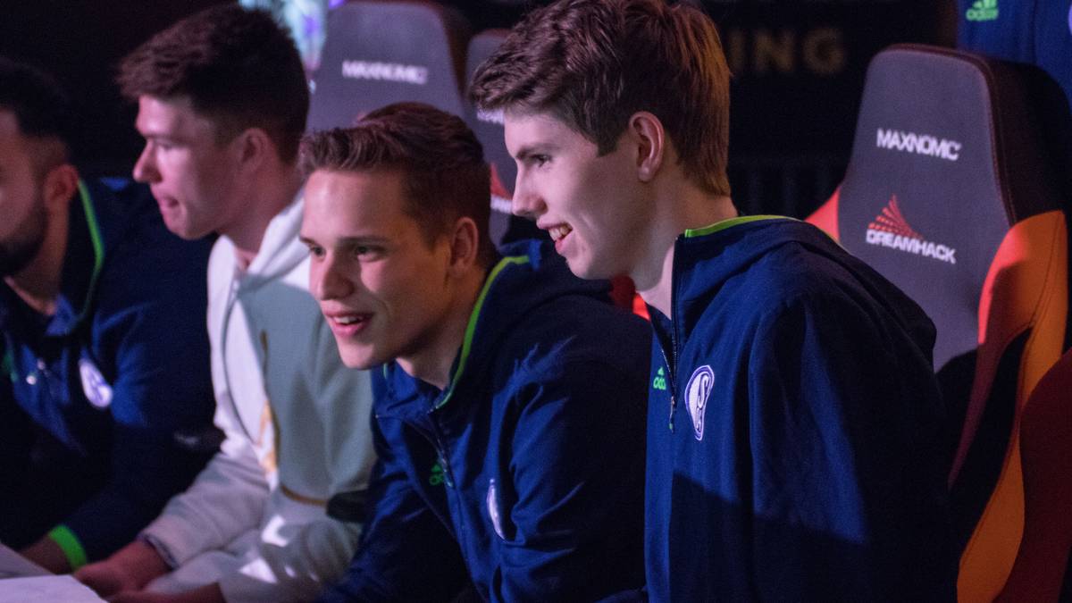 ...und die FIFA-Spieler vom FC Schalke 04.