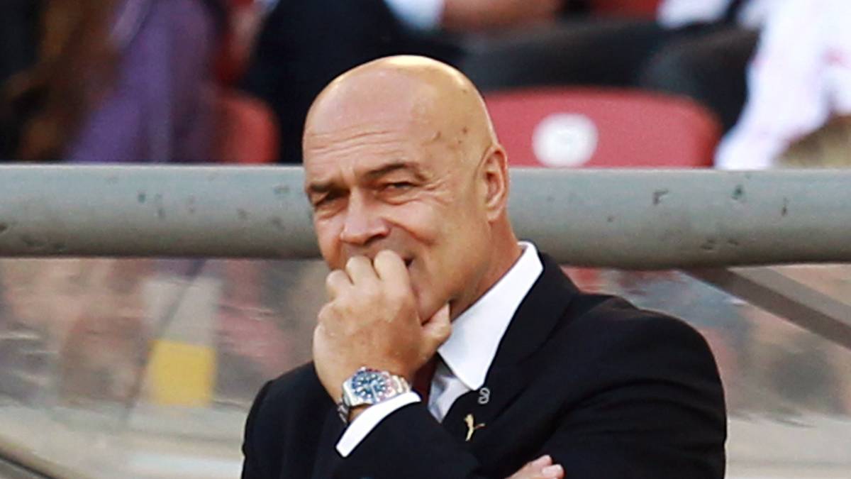 CHRISTIAN GROSS (bis Oktober 2010): Mit großem Erfolg startet der Schweizer und führt Stuttgart aus der Abstiegszone in die Europa League. Doch in der neuen Saison ist vom Aufschwung nicht mehr viel zu sehen. Sechs der ersten sieben Spiele gehen verloren und Gross muss nach 311 Tagen gehen