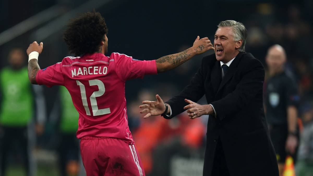 Der Brasilianer feiert mit Trainer Carlo Ancelotti