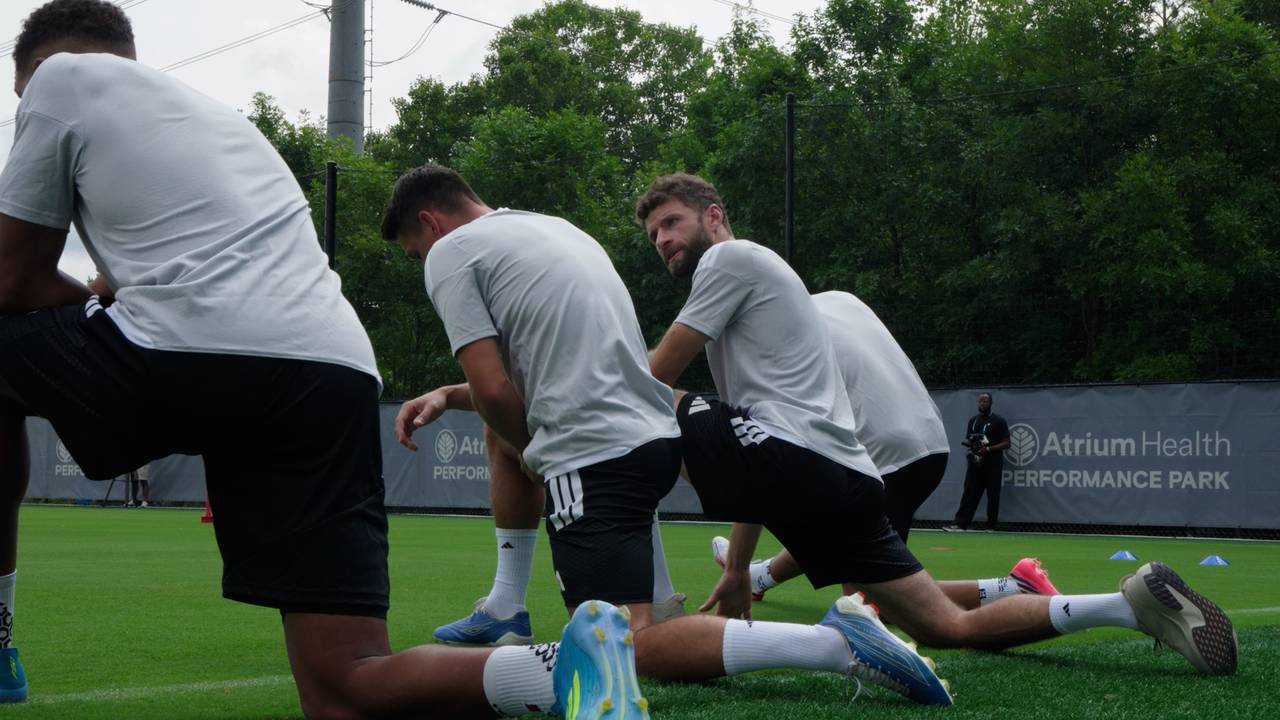 Thomas Müllers ungewöhnlicher Trainings-Look überrascht