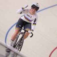 Die erfolgsverwöhnten Sprint-Frauen und Tim Torn Teutenberg haben für einen goldenen deutschen Auftakt bei der Bahnrad-EM in Grenchen/Schweiz gesorgt.