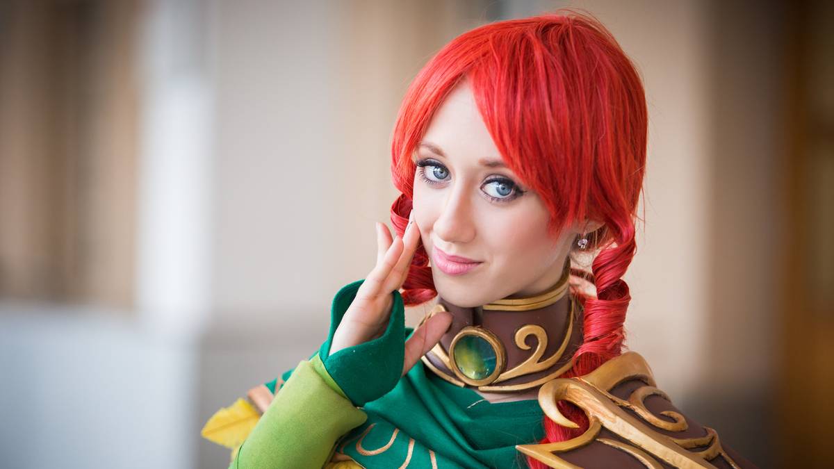 Das Antlitz ist umwerfend, doch die Gefahr darf bei diesem "Windranger" nicht unterschätzt. Denn diese Heldin hat es mit ihrem Bogen faustdick hinter den von traumhaftem roten Haar verborgenen Ohren