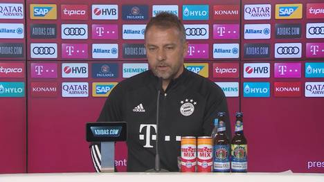 Nach dem bitteren Ausfall von Topstürmer Robert Lewandowski, stellt sich die Frage wer ihn ersetzen wird. Auf der Pressekonferenz vor dem Leipzig-Spiel lässt Hansi Flick aufhorchen.