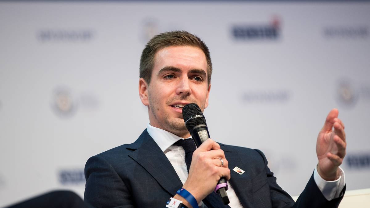 Auch die Suche nach einem neuen Sportdirektor lief nicht glatt: Rummenigge machte sich für Philipp Lahm stark ...