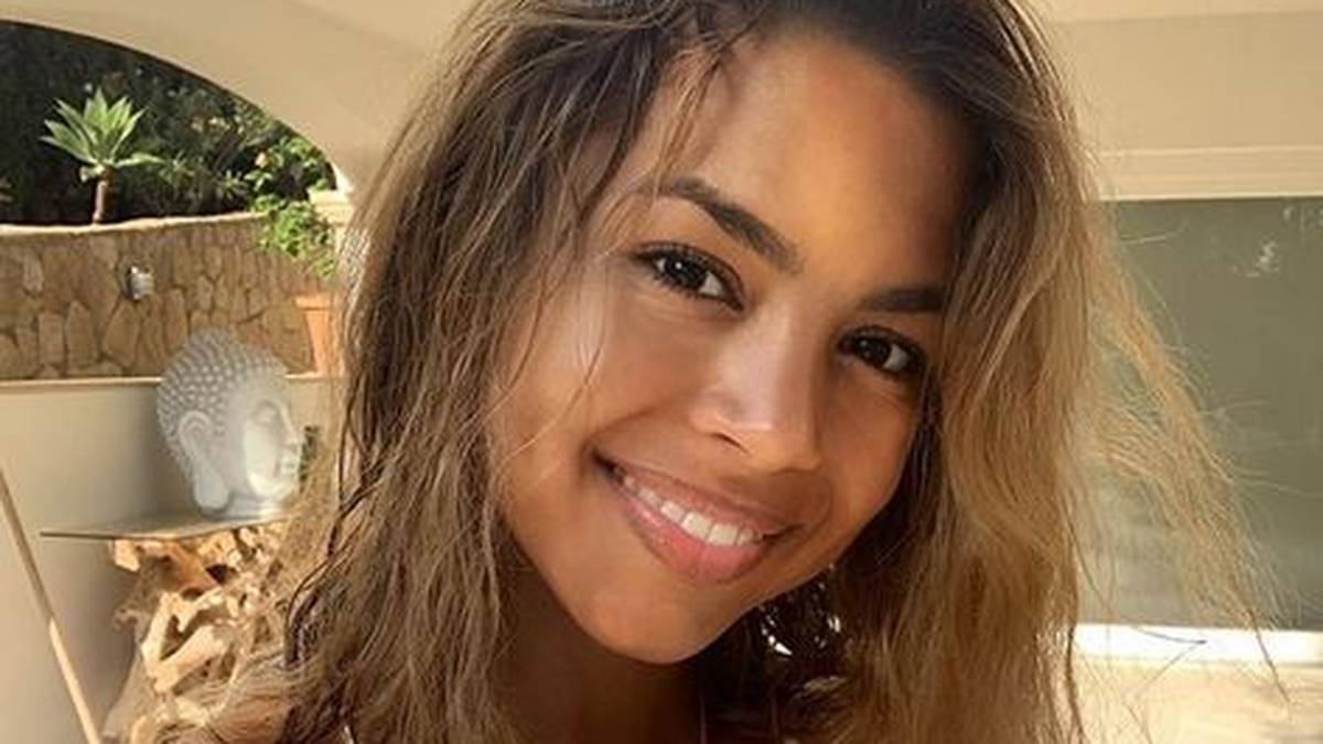 Die beiden Eheleute sind allerdings nicht die einzigen BVB-Stars, die einen Kurztrip nach Mallorca angetreten haben. Wie das Instagram-Profil der Frauen beweist, hat sich ein weiteres Dortmunder Trio gemeinsam mit ihren Liebsten auf den Weg nach Spanien gemacht