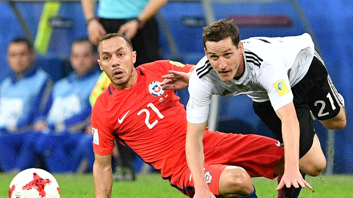SEBASTIAN RUDY: Bemühte sich in der chilenischen Druckphase darum, das deutsche Spiel zu beruhigen, geriet dabei aber selbst oft unter Druck. Blühte nach dem 1:0 auf, lief wichtige Bälle ab und glänzte mit einem perfekten Pass auf Goretzka (36.). Rettete per Grätsche gegen Sanchez (72.). SPORT1-Note: 2