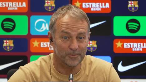 Barca-Trainer Hansi klärt über mögliche Neuzugänge auf der Stürmer-Position auf. Bei der Personalie Julián Álvarez will er sich jedoch nicht so recht in die Karten schauen lassen.