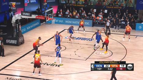 Die beiden NBA-Stars Donovan Mitchell und Jamal Murray liefern sich beim vierten Playoff-Duell ihrer Teams Utah Jazz gegen die Denver Nuggets einen historischen Schlagabtausch.