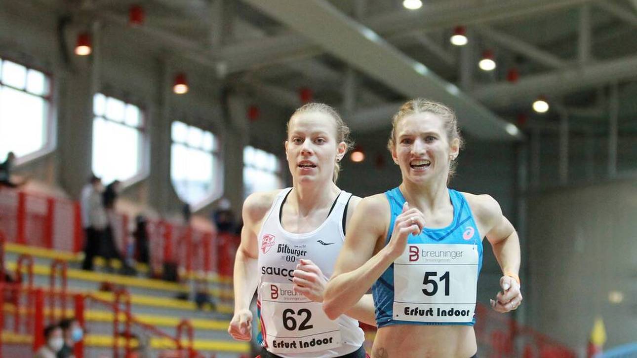 Laura Lindemann (li.) auf dem Weg zu Platz 2