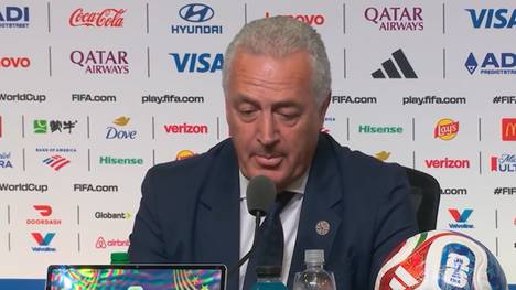 Nach dem 1:0-Sieg gegen die Türkei stand die historische Rote Karte für Paraguay-Star Miguel Almirón im Fokus. Er flog vom Platz, weil er sich den Mund zuhielt - eine Entscheidung, die Trainer Gustavo Alfaro sauer aufstößt. 