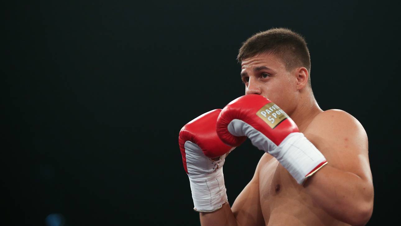 Zeuge feiert K.o.-Sieg in Schwerin