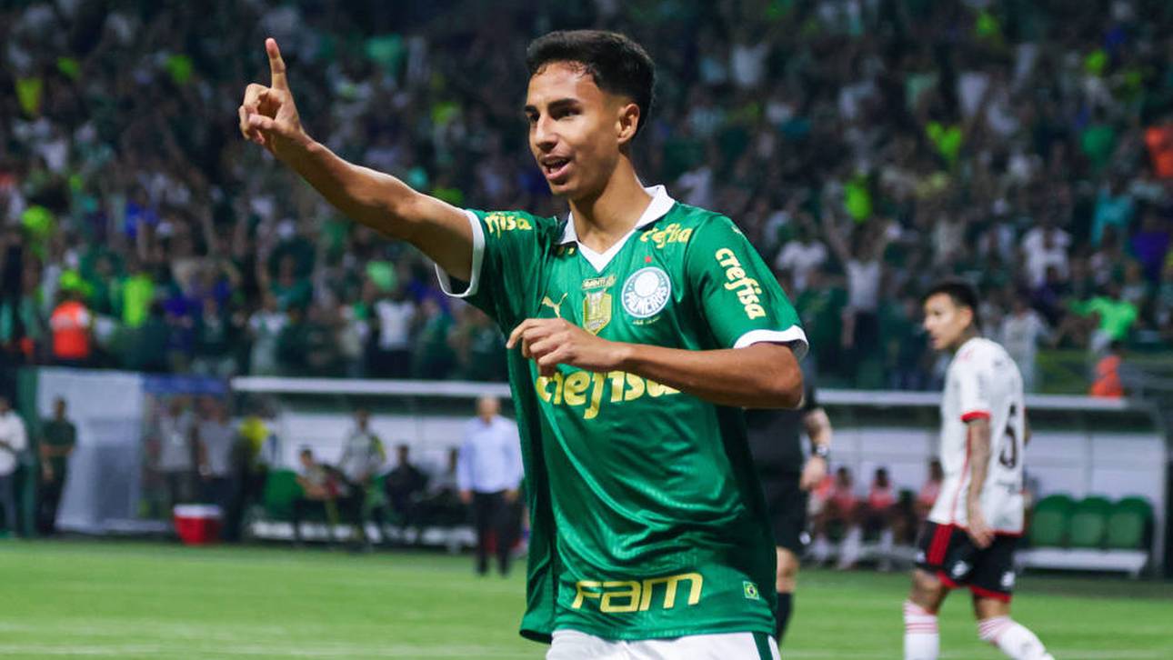 Vitor Reis jubelt nach seinem Treffer gegen Flamengo