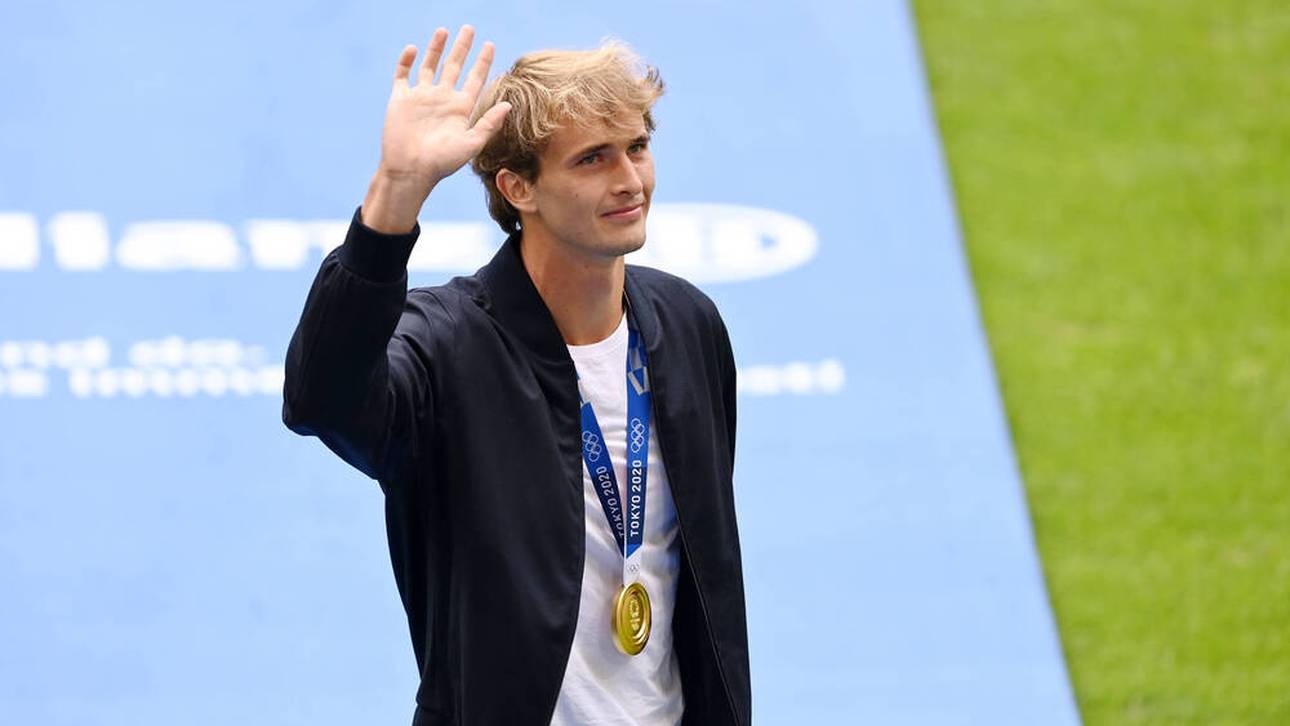 Bayern empfängt Zverev: Neuer überreicht Trikot