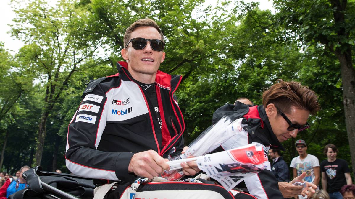 EARL BAMBER: Mit nur 24 Jahren konnte der Neuseeländer mit 2015 den Gesamt- und Klassensieg beim 24-Stunden-Rennen von Le Mans feiern. 2017 geht der mittlerweile 26-Jährige mit einem komplett überarbeiteten 919er an den Start