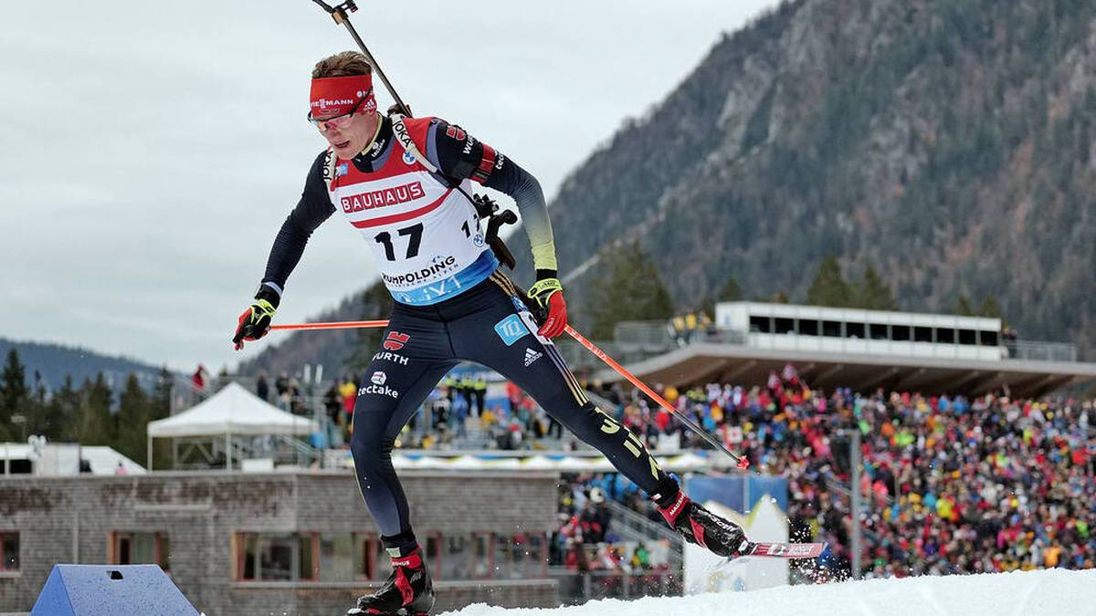 Benedikt Doll wurde im Einzel in Ruhpolding (vorerst) Sechster