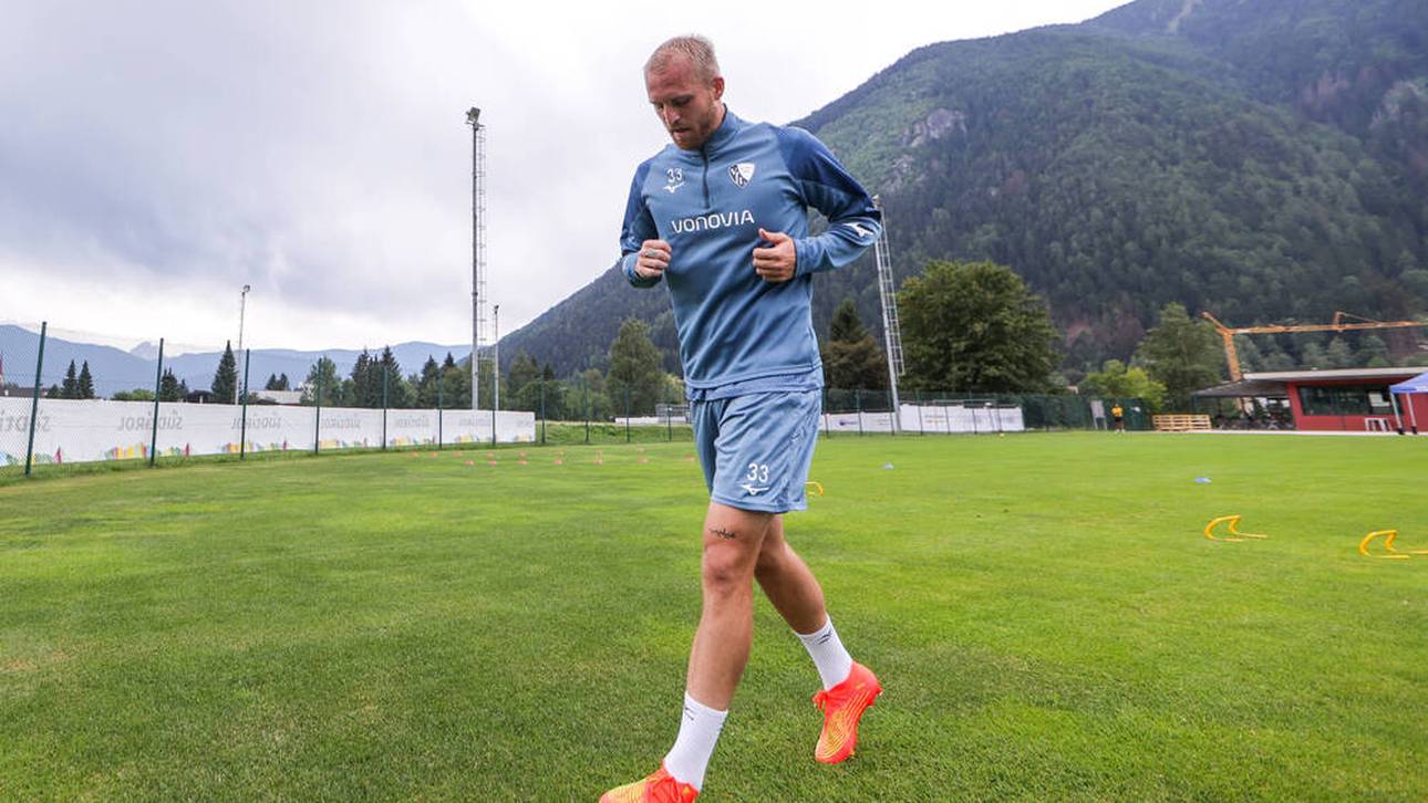 Philipp Hofmann bei seinem neuen Verein. Mit dem VfL Bochum bereitet sich der wuchtige Stürmer auf die neue Saison vor. 