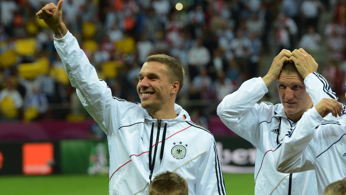 PLATZ 4 - EM 2012: Vor dem Halbfinale sind Lukas Podolski und Co. noch optimistisch